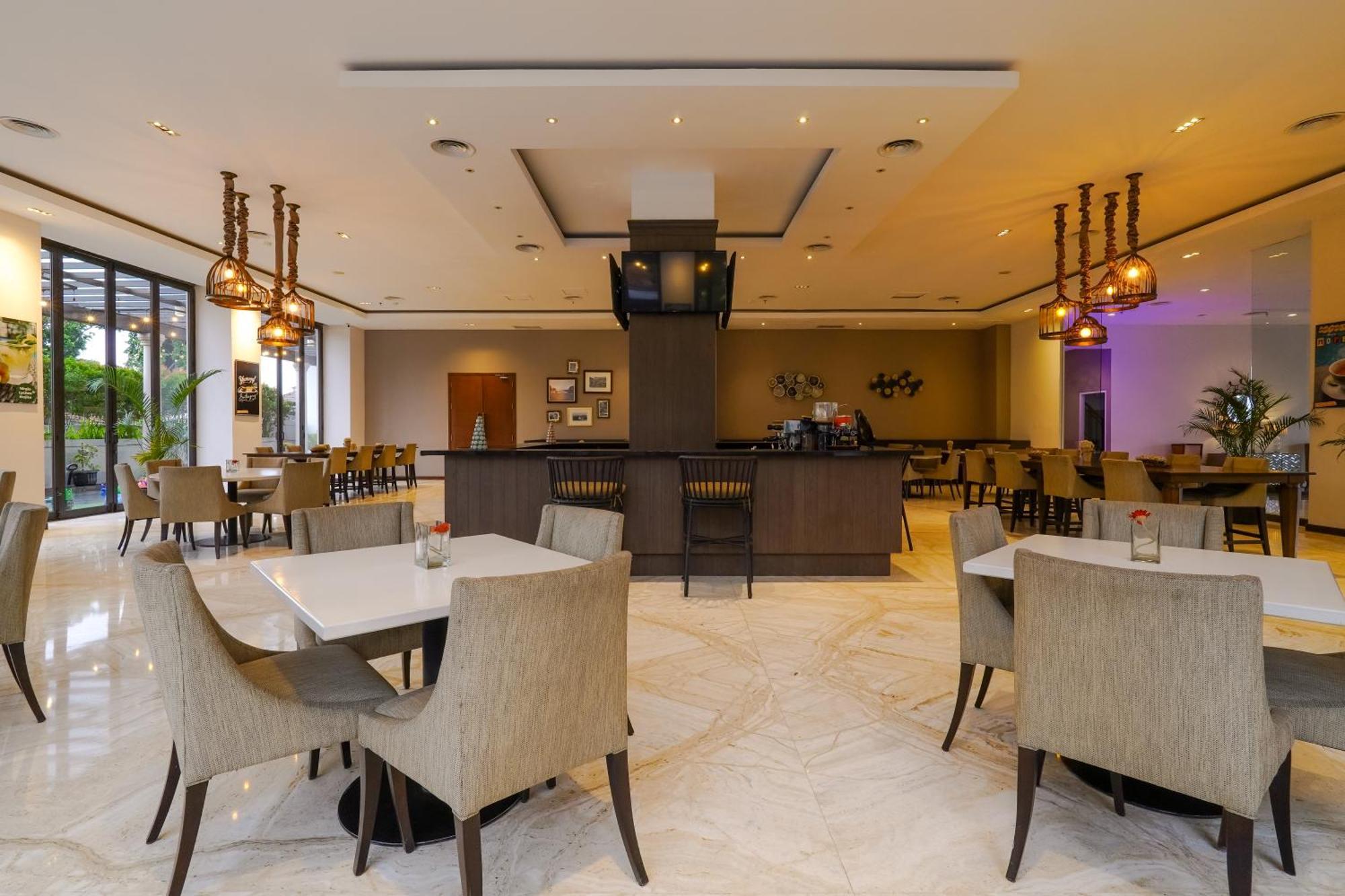 Royal Padjadjaran Hotel Bogor Exterior photo