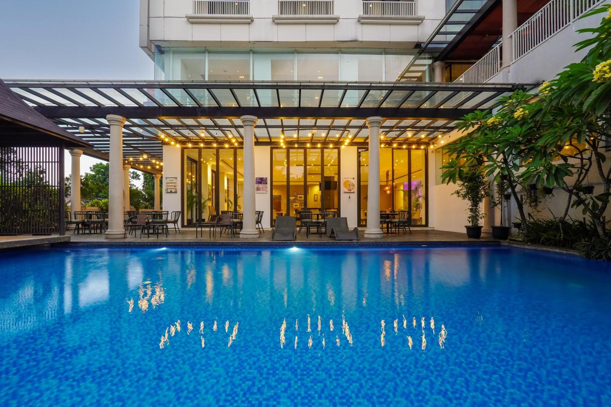 Royal Padjadjaran Hotel Bogor Exterior photo