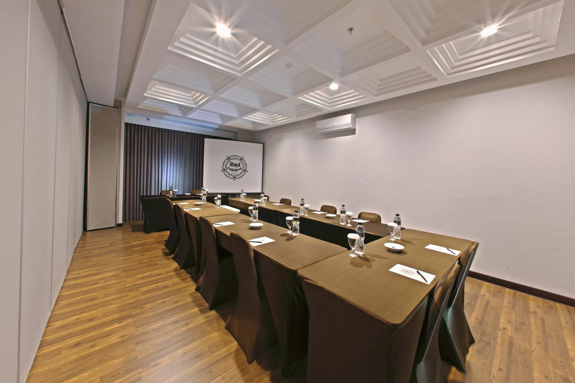 Royal Padjadjaran Hotel Bogor Exterior photo